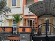 Rumah Villa Sentra Raya Citraland Surabaya SEMI FURNISHED dekat Gwalk