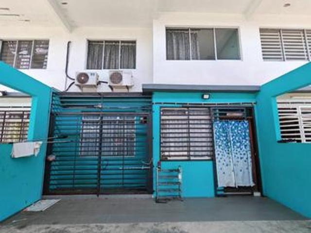 Rumah area Kempadang Tanjung Lumpur berhampiran Pantai Sepat Cempaka