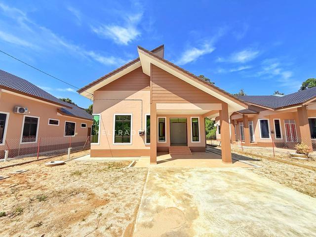 Rumah Banglo 4 Bilik Kubang Batang Wakaf Bharu