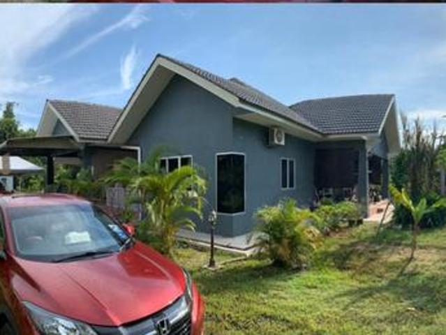 Rumah Banglo di Kg Melayu Sempalit