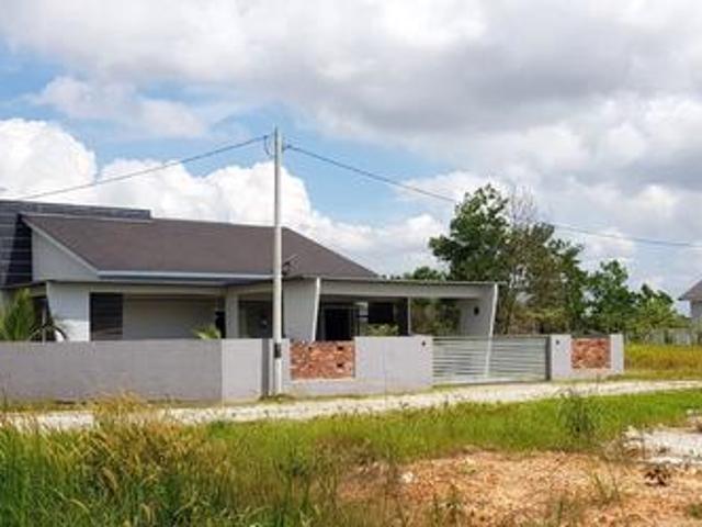 RUMAH BANGLO Kuantan CORNER Lot 1 TINGKAT Kampung SERI DAMAI