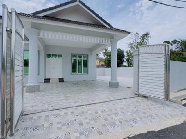 rumah banglo lawa view sungai di binjai