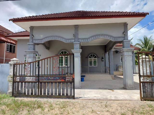 Rumah Banglo Luas Wakaf Bharu Kg Delima