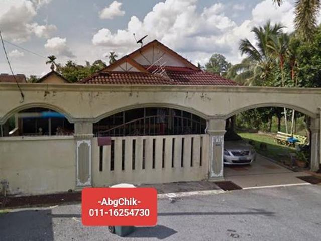 Rumah Banglo Saiz Tanah Bersamaan 2 buah rumah Taman Sayang