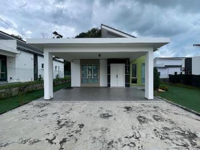Rumah Banglo Setingkat Baru di Tangga Batu Tanjung Kling For Sale