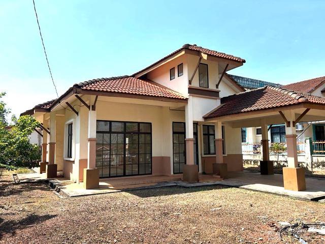 Rumah banglo setingkat for sale Ambangan Height Sungai Petani