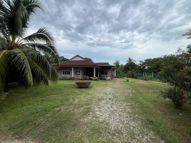 Rumah Banglo Setingkat Kawasan Kampung Tanah Luas Batu 12 Kapar Sewa
