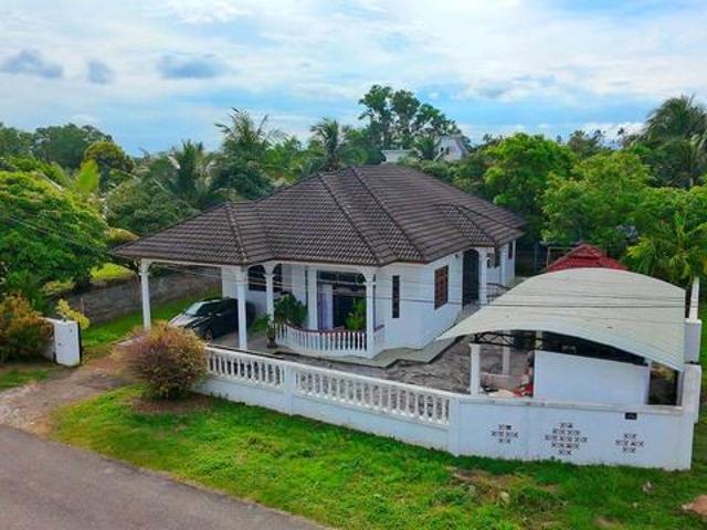 Rumah Banglo Setingkat tanah luas di Geliga Che Akob Fikri Chukai