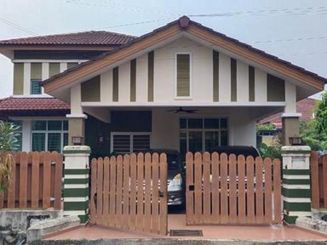 Rumah Banglo Setingkat Untuk Dijual