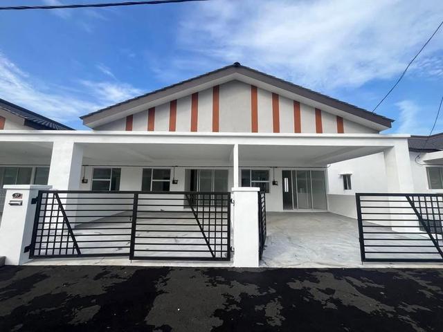 Rumah BARU MURAHFREE TABLE TOP LAWYER FEESLokasi tepi jalan saja