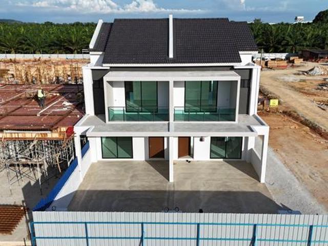 Rumah Baru Freehold 2 Tingkat Tanah belakang 10 kaki di Nibong Tebal