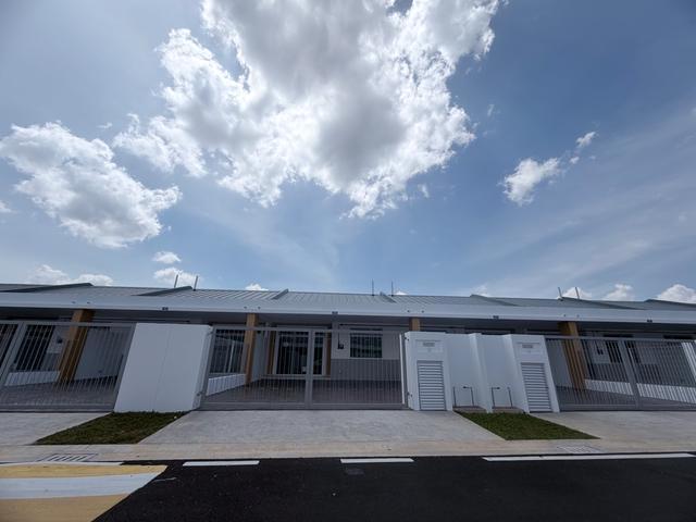 RUMAH BARU JUAL GATED N GUARDED 4 BEDROOM ioi PICOLLO 3KULAI