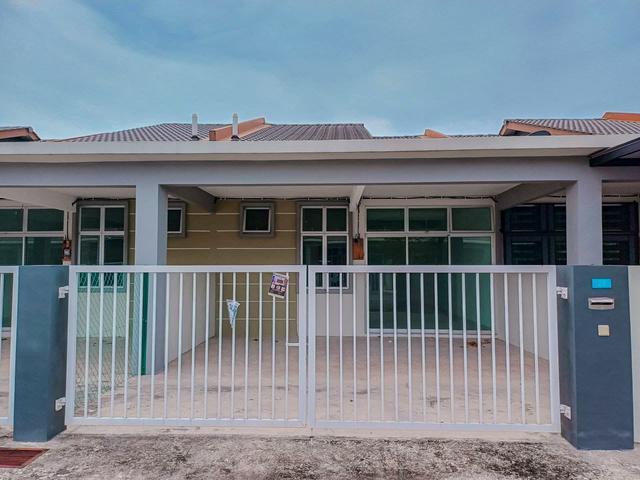 RUMAH BARU KOYAK PLASTIK di Taman Universiti Bestari 4 bilik tidur