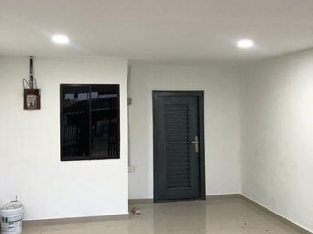 Rumah Baru Renovate Double Storey Jalan Suria Bandar Seri Alam 3 bilik