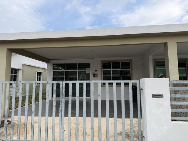 Rumah baru Taman Lurik Indah