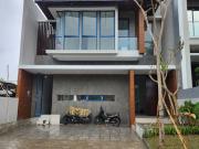 Rumah Baru Woodland Citraland Surabaya dekat UC, Hokky, Ciputra Hospital