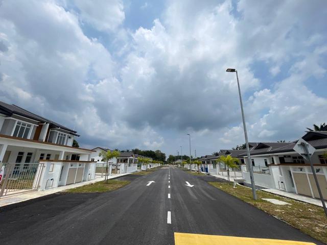 RUMAH BARU 22 x 92 FREEHOLD DOUBLE STOREY 4 BILIK TAMAN MERBAH BANTING