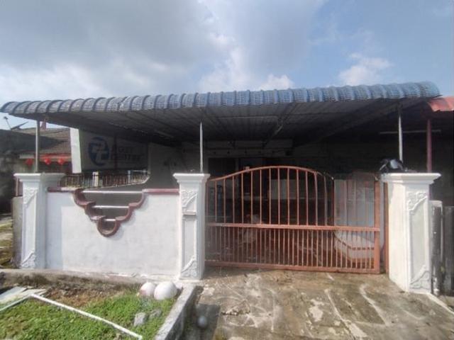 Rumah berdepan jalan besar ke pekan kulim untuk dijual
