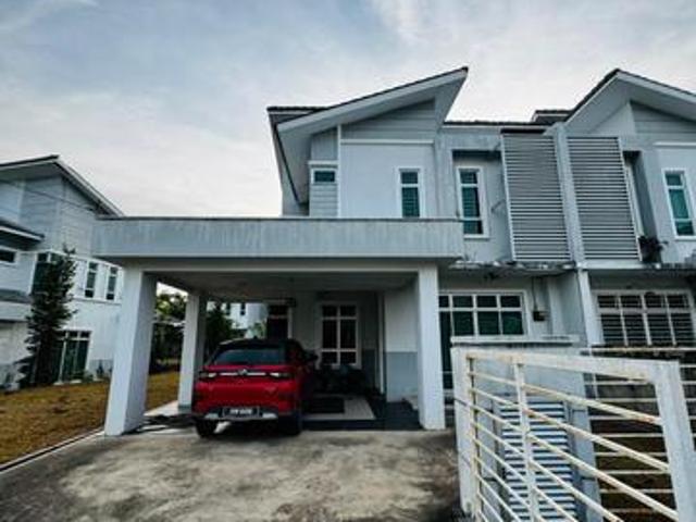 Rumah Berkembar di Tmn Tunku Sarina Airis