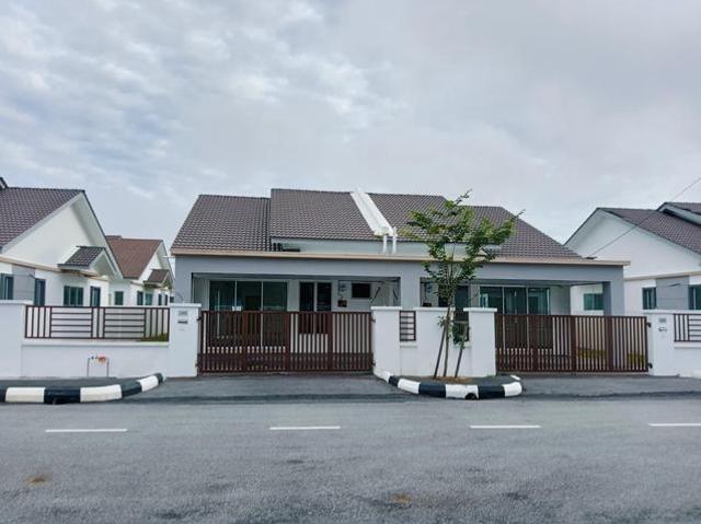 Rumah Berkembar Setingkat di Baling