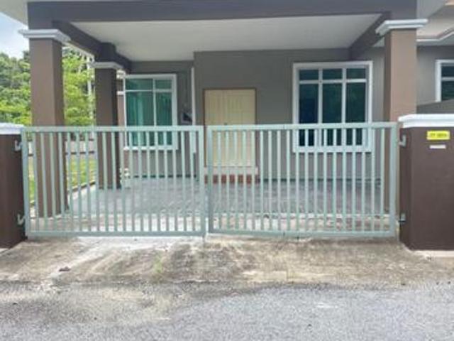 Rumah Berkembar Setingkat di Batu 4 Binjai