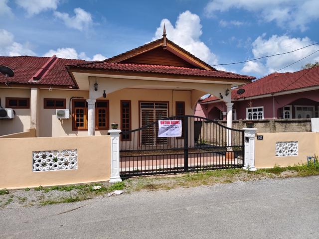 Rumah Berkembar Setingkat Pekan Bukit Payong