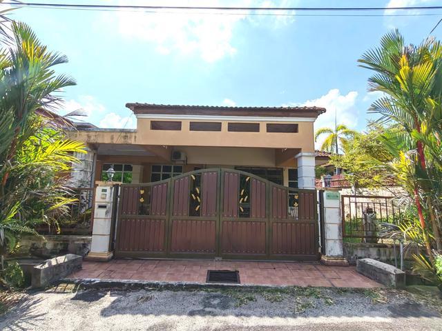 RUMAH BESAR Semi D Setingkat Taman Rembia Perkasa Melaka