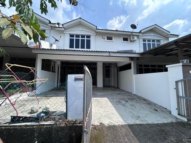 Rumah cantikTeres 2 Tingkat Taman Kulim Utama