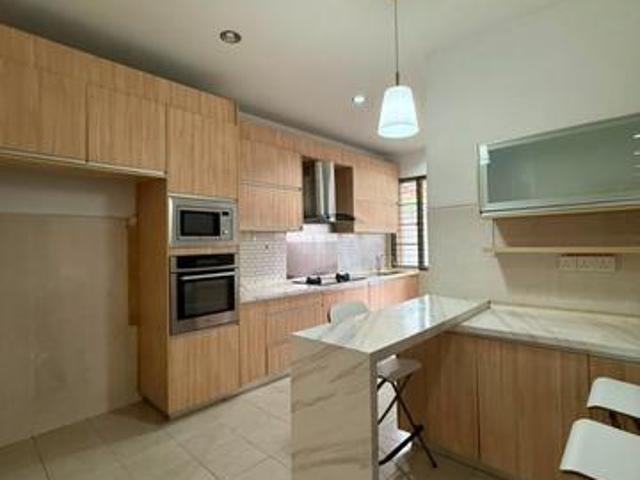 Rumah Cantik 2 Tingkat Denai Alam