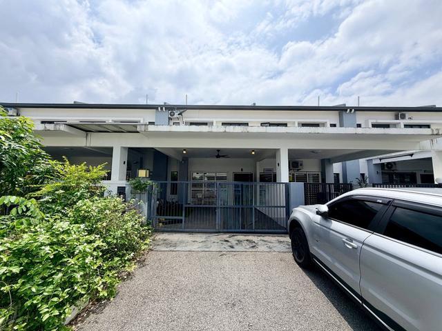 RUMAH CANTIK 2 Storey Woodbury Mahkota Hills Lenggeng