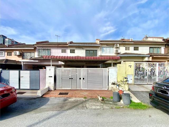 RUMAH CANTIK 2Storey Terrace Taman Pinggiran Putra Seri Kembangan