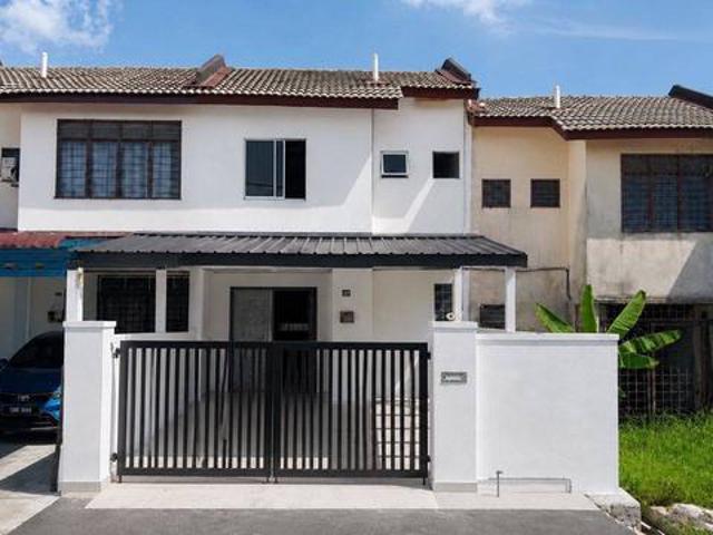 RUMAH CANTIK Double Storey Terrace Taman Bakawali Bukit Sentosa