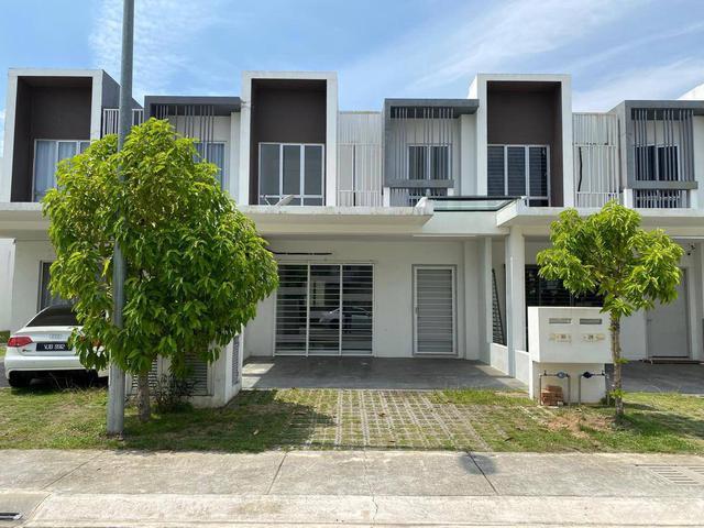 Rumah Cantik dan Luas Facing Open Casa View Cybersouth Dengkil