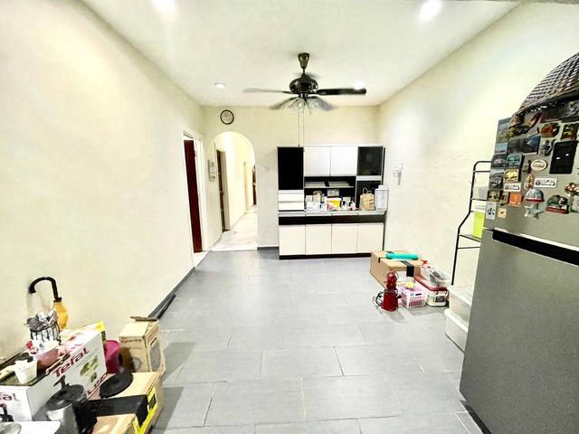 Rumah CANTIK di Taman Mawar Taman Kinrara