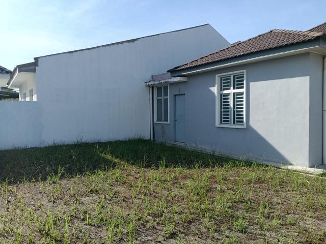 Rumah Cantik Semi D Setingkat Astana ParkHome