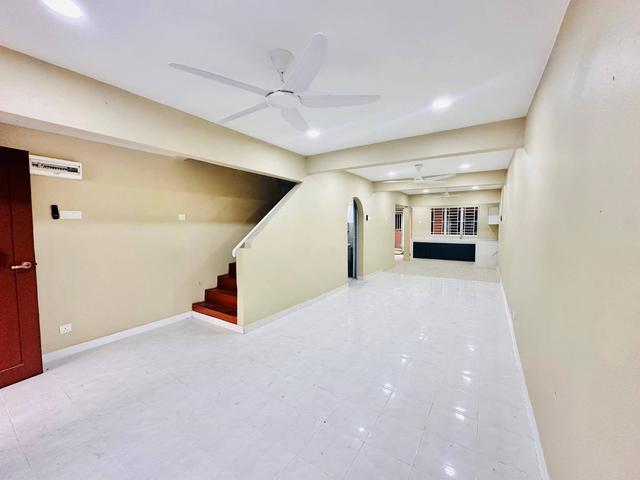 RUMAH CANTIK SIAP RENOVATED Taman sri muda Seksyen 25 shah alam