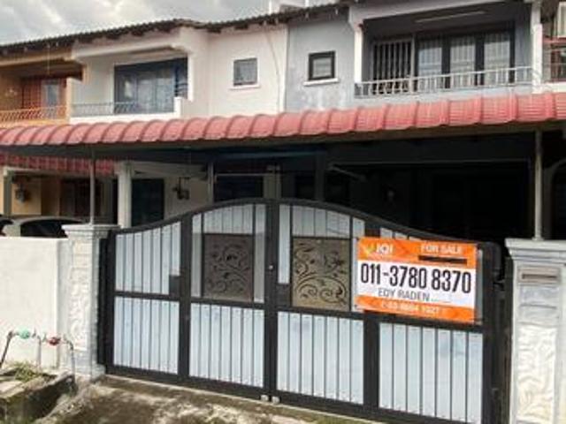 Rumah Cantik Teres 2 Tingkat di Taman Klebang Jaya untuk dijual