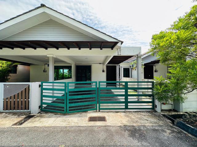 Rumah CantikLokasi HotFully FurnishedBerminat Pm