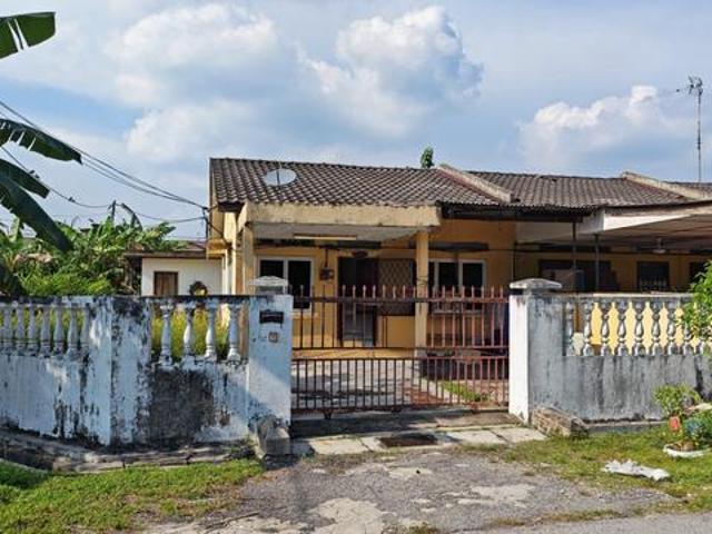 Rumah Corner Lot Depan Padang Taman Bunga Matahari Ayer Tawar