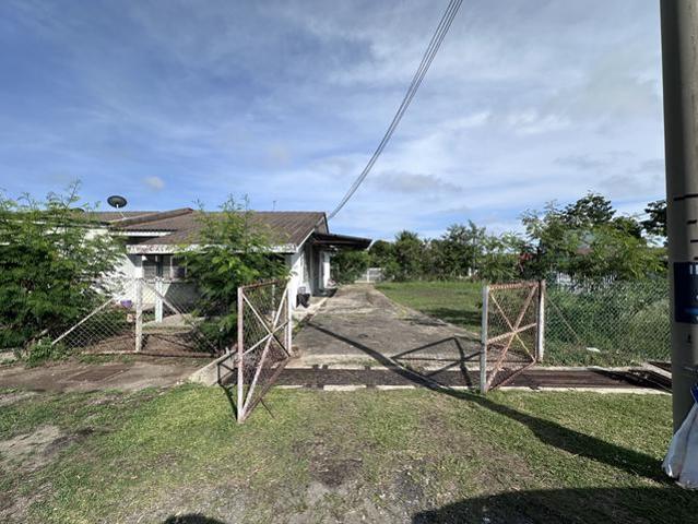Rumah Corner Lot Taman Inderapura
