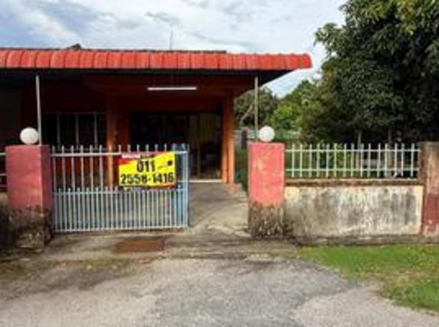 Rumah corner lot tanah luas di Taman Bintang Pantai Remis Perak