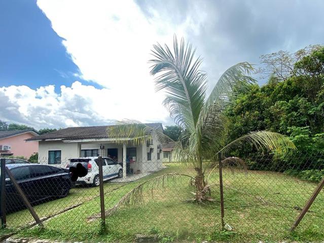 Rumah Corner Lot Tanah Luas di Taman Desa Anggerik Serendah