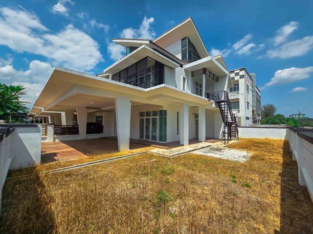 RUMAH CORNER Seksyen 8 Bangi nearby Tasik Cempaka Bangi Golf Resort