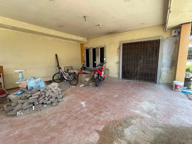 Rumah Corner Teres 2 Tingkat Belakang Courts Bandar Temerloh