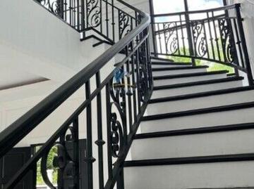 Rumah Classic Mewah di Yogyakarta