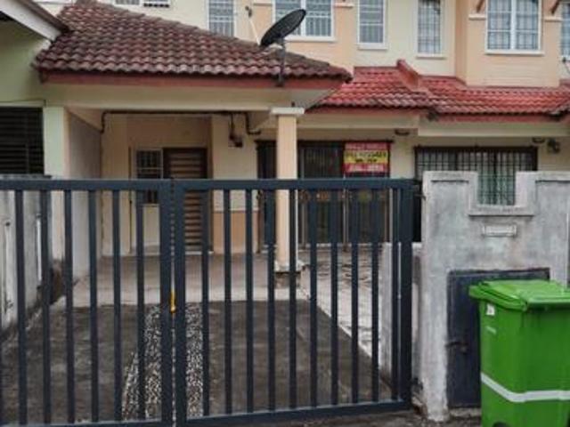 Rumah di Taman Seri Mahkota Aman untuk Dijual