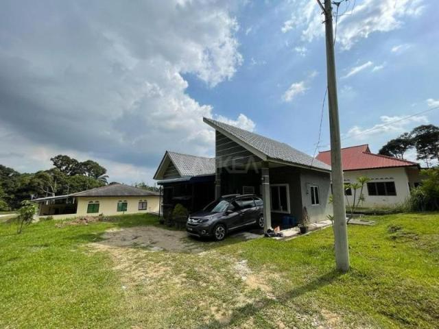 Rumah di kawasan kampung utk disewa. Kemasukan segera Kg Semarang, Dengkil, Sepang