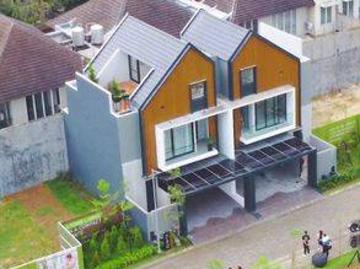 Rumah dijual di Citraland, Surabaya
