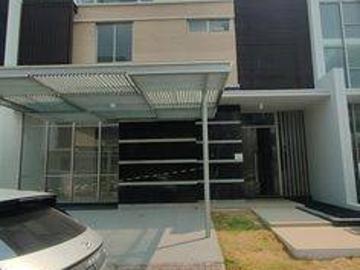 Rumah dijual di Golf Island, Jakarta Utara