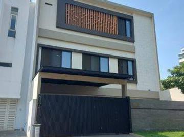 Rumah dijual di Gading Serpong, Tangerang
